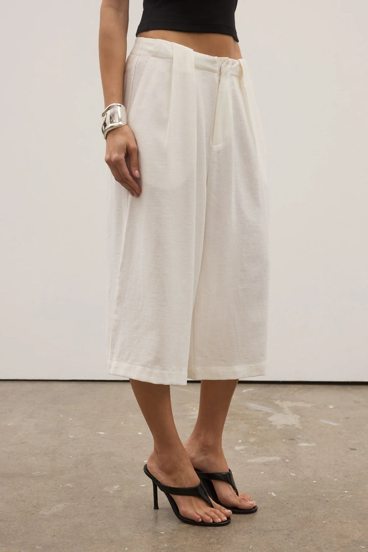 Savannah Short - White