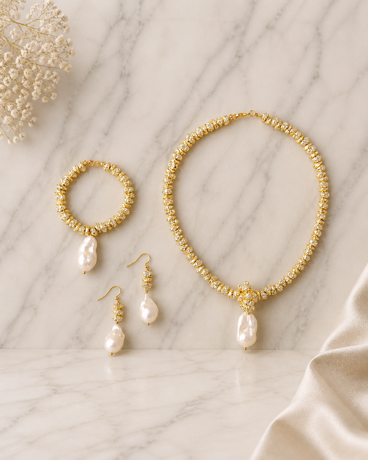 Jewel Pearl Necklace - Gold