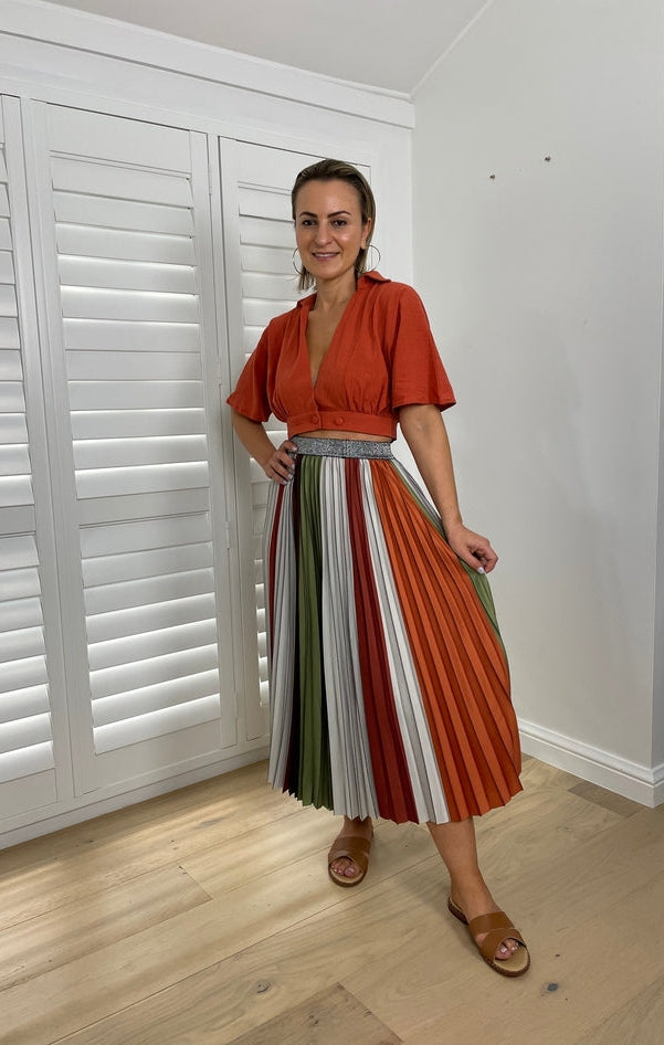 The Sunray Pleat Skirt - Khaki Bone Lines