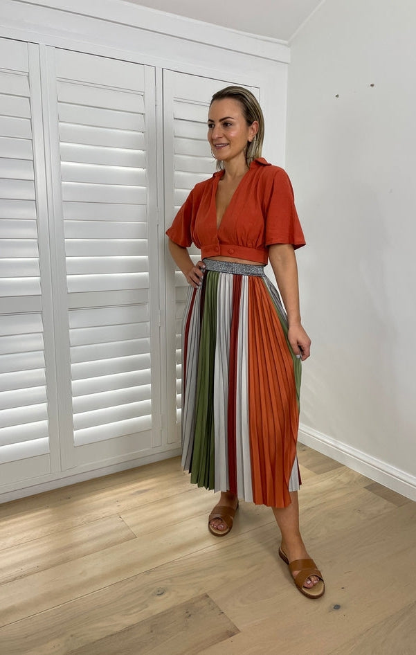 The Sunray Pleat Skirt - Khaki Bone Lines