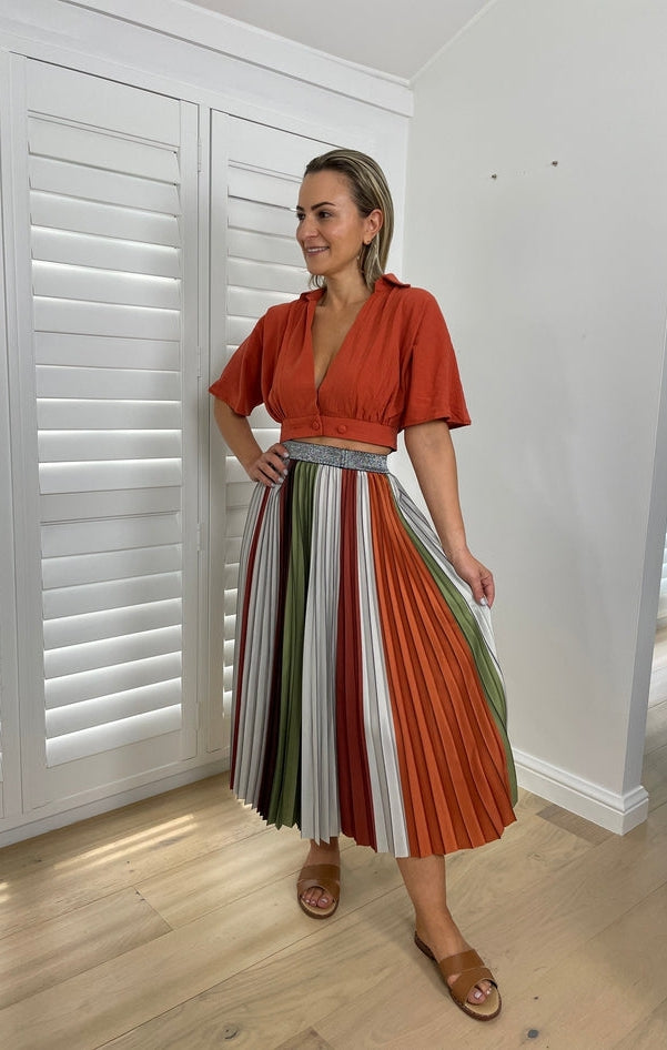 The Sunray Pleat Skirt - Khaki Bone Lines